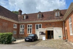 Restoring Heritage Properties: A Practical Guide to Listed Building Renovation