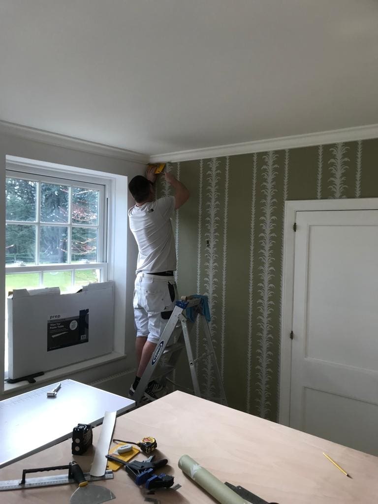 wallpaper specialist removing green wallpaper in haslemere, surrey