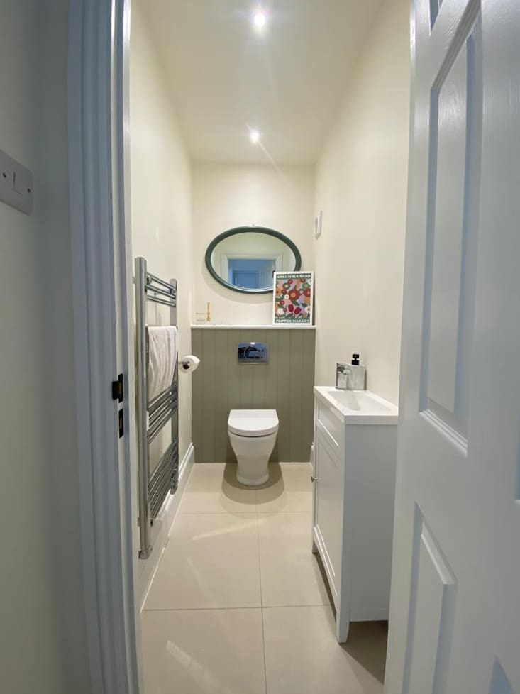 bathroom refurbishment services on small bathroom with toilet and basin